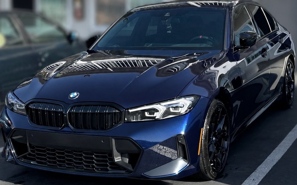 Dark blue BMW 3 Series after a full exterior detail